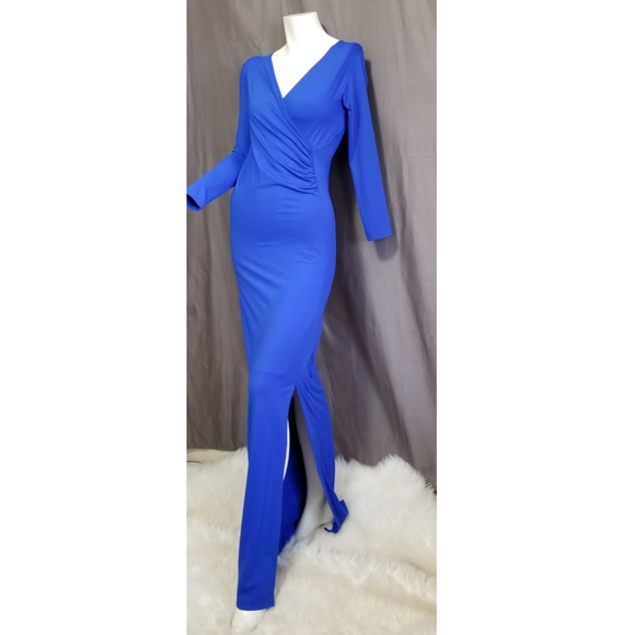 ⭕️5/$25⭕️ Like New! Long Sleeve Stretch Gown W/Slit - Picture 5 of 7